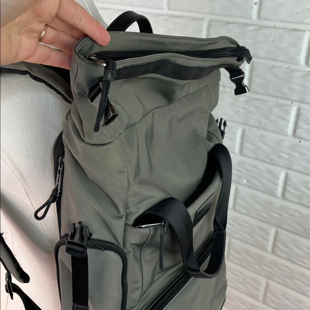 SAMSONIITE BACKPACK GREEN GRAY NYLON WITH BLACK COW LEATHER TRIM LAPTOP TRAVEL